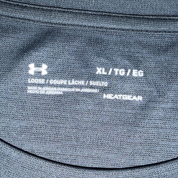 Under Armour HeatGear Women’s XL Gray Athletic Shirt Top - Picture 3 of 3